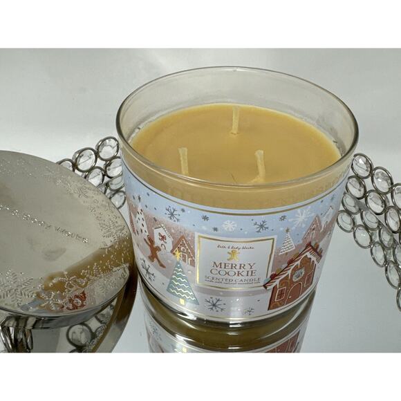 New Bath & Body Works Merry Cookie Candle 3 Wick 14.5 Oz - Picture 2 of 5